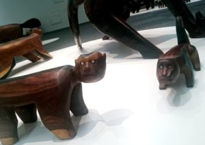 埼玉県立近代美術館　ブラジル先住民の椅子　アコレおおみや